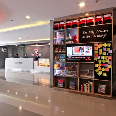 Red Planet Makati Amorsolo Makati City Esterno foto