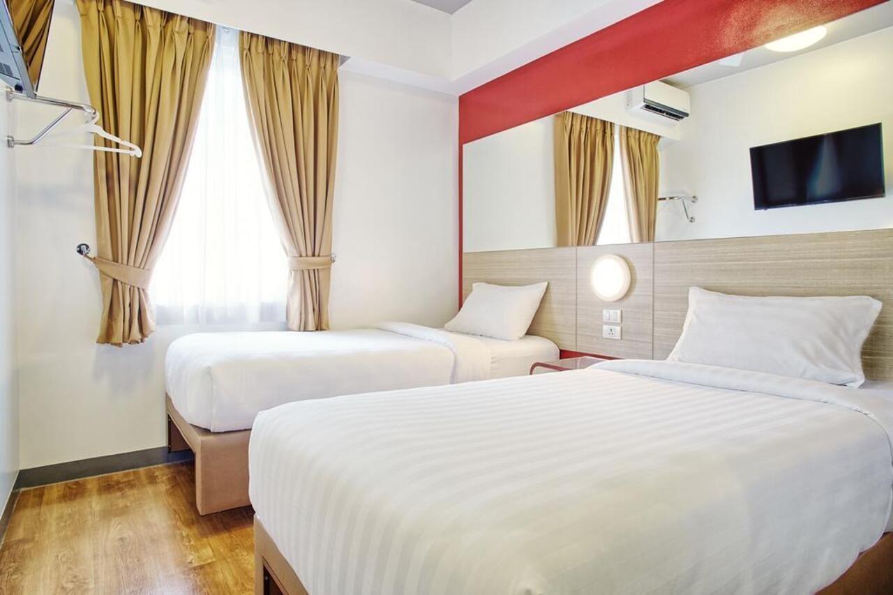 Red Planet Makati Amorsolo Makati City Esterno foto